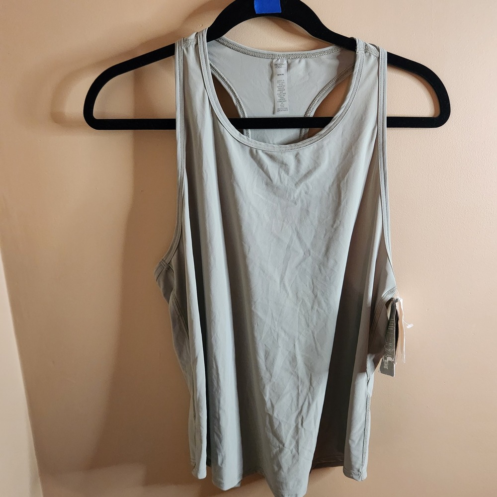 Beyond Yoga Womens Medium Sage Green Racerback Athletic Tank Top NWT
